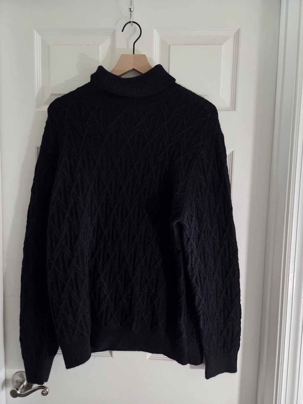 Forever 21 Black Diamond-Pattern Turtleneck Sweater